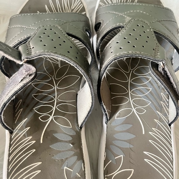 Comfort Walk Women’s Sandals – Size 8 - Picture 4 of 6